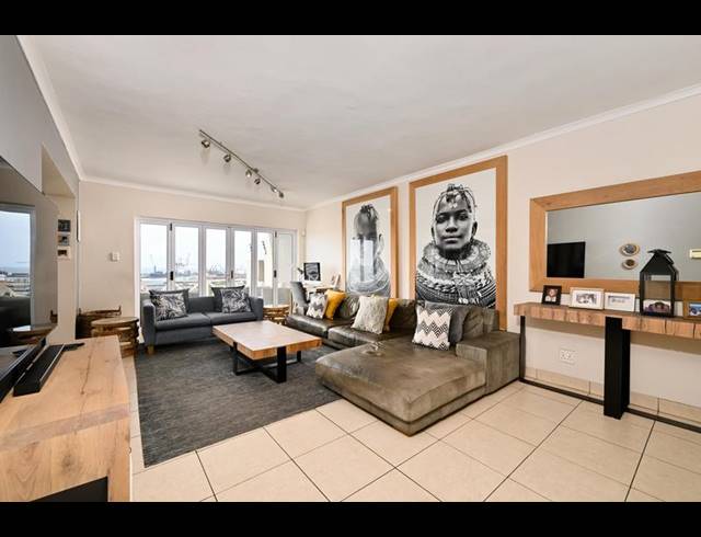 5 BEDROOM TOWNHOUSE FOR SALE IN SOUTH END